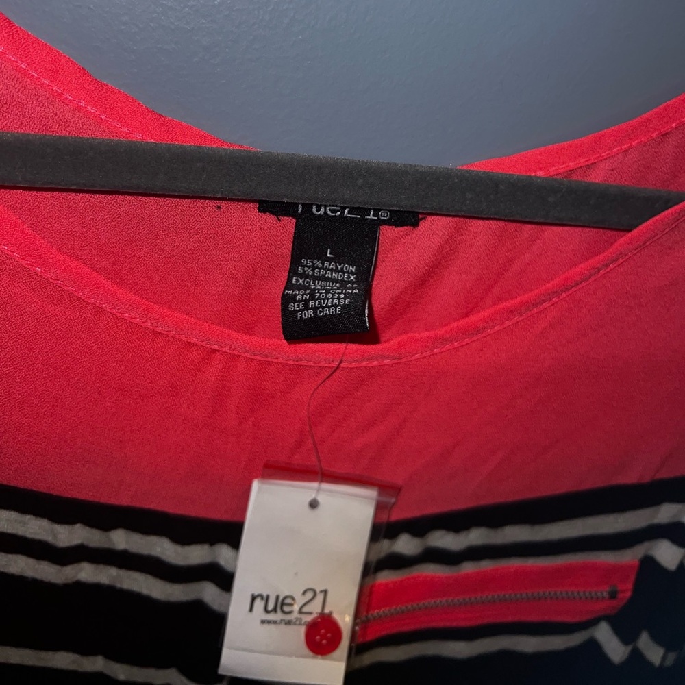 3FOR$10 NWT Rue21 top - Picture 2 of 3